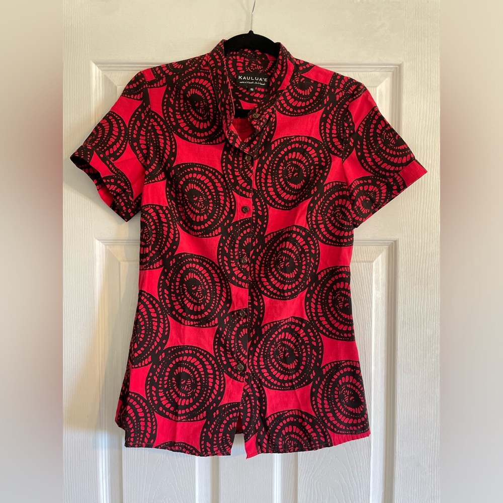 Kaulua’e Women’s Top size Small